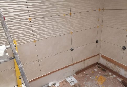Projet de pose de carrelage – Salle de bain & cuisine